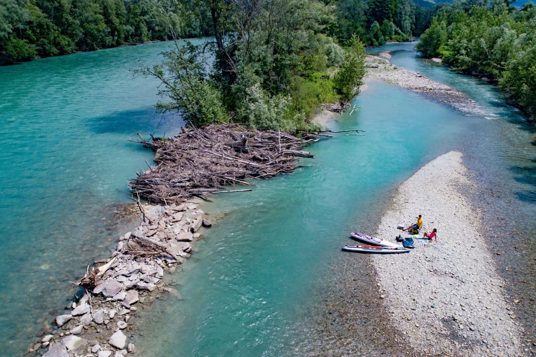 A river bed changes with every flood, and we were lucky enough to find this idyllic gravel bank.