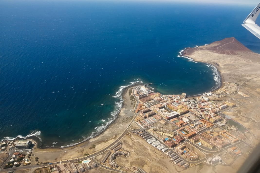 Vielfältig – die Kanaren bieten fast alles, was das Windsurferherz begehrt. El Medano mit seinem Wavespot El Medano mit seinem Wavespot El Cabezo und der Freeride-Bucht
