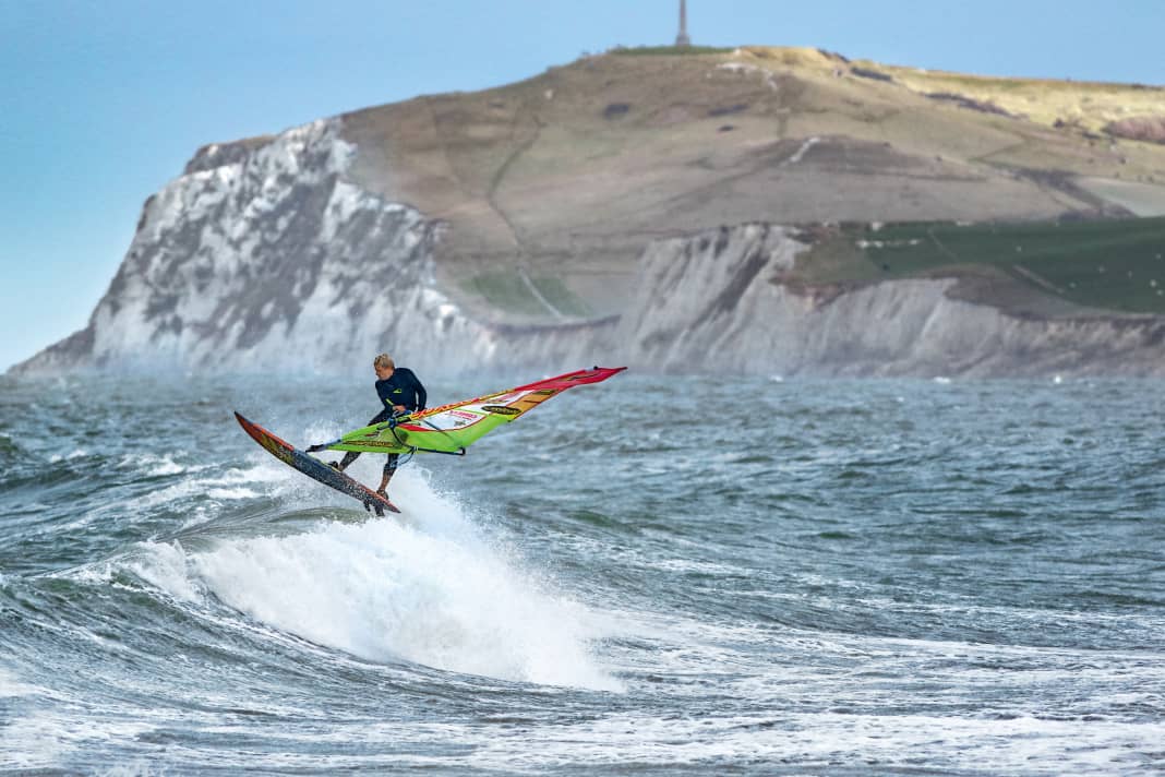 Wissant is the top spot in the region for experienced wave surfers. Jules Denel has trained to World Cup level here.