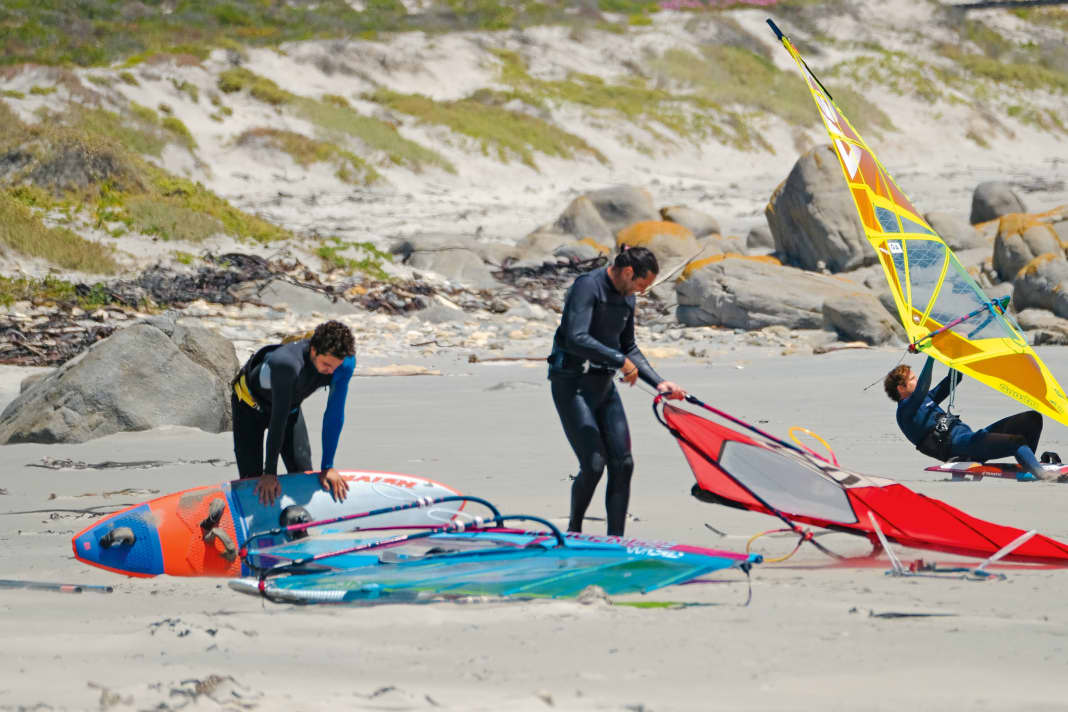 The SURF testers changing the mast