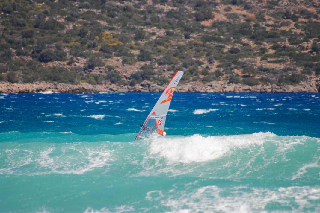 Scirocco from the south-east shovels small surf waves onto the coast at Punta Debij.