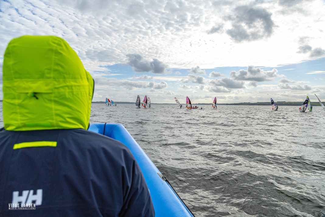 Der PWA Junior Worldcup in Cold Hawaii startete mit Foil-Slalom.