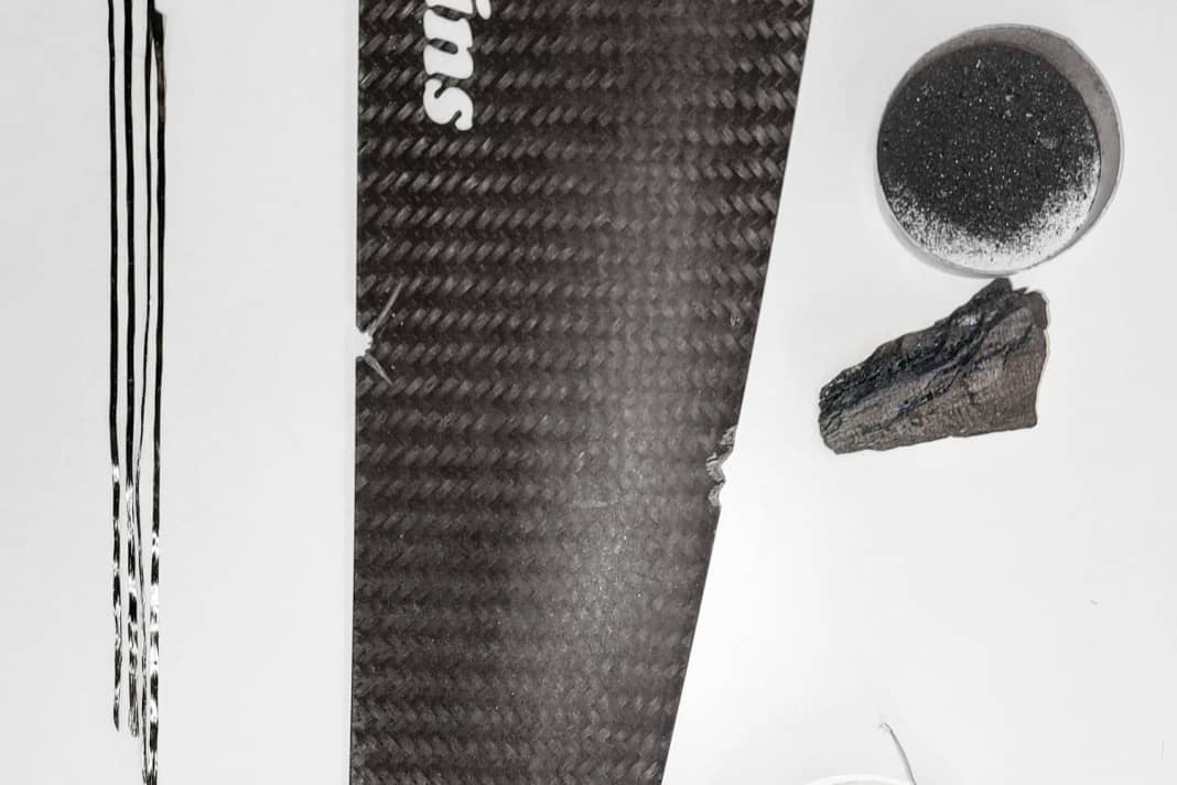 At the damaged trailing edge, very fine notches were ground into the healthy surface of the fin with a fine grinding disc on the multitool (Dremel) next to the defect
