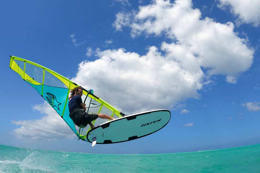 Naish Stratos 115 im surf-Test