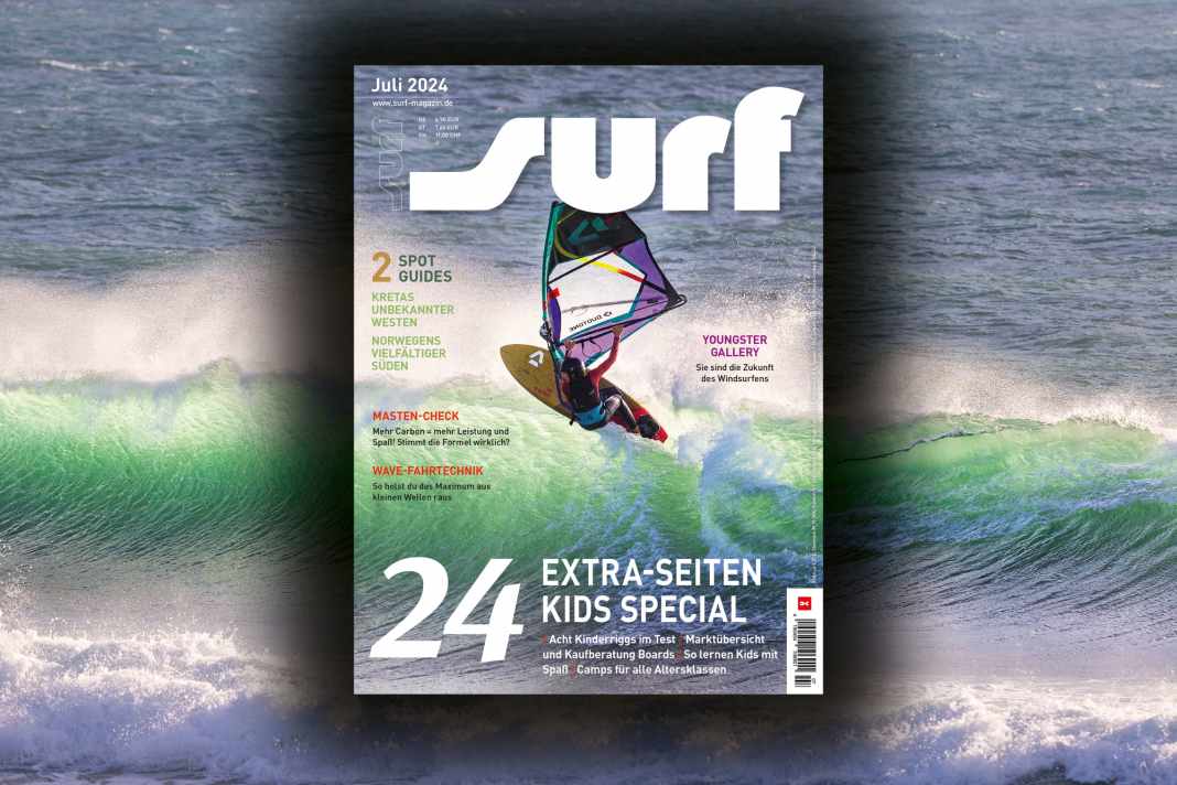 Erst 15 Jahre und schon radikal unterwegs: Aucf dem Cover der Juli-Ausgabe zerlegt Tom Pansard eine amtliche Welle, fotografiert von John Carter