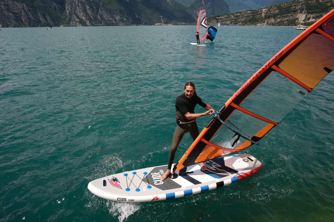 Das WindSUP F2 Glide Surf 10‘8‘‘ x 35‘‘ im surf-Test