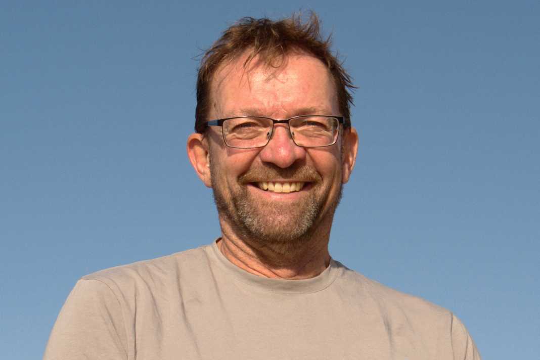 VDWS Managing Director Dirk Muschenich talks in a surf interview about new approaches to windsurfing training and mistakes made by schools and the industry