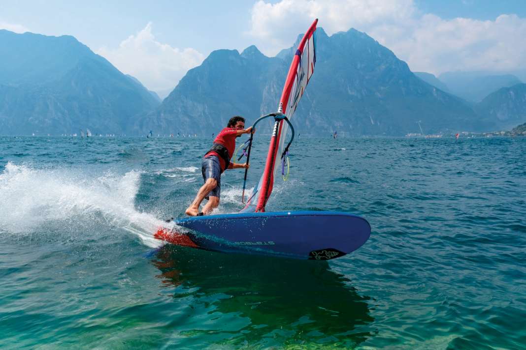 The Starboard Carve is not only a lot of fun in the jibe, but also on the straights