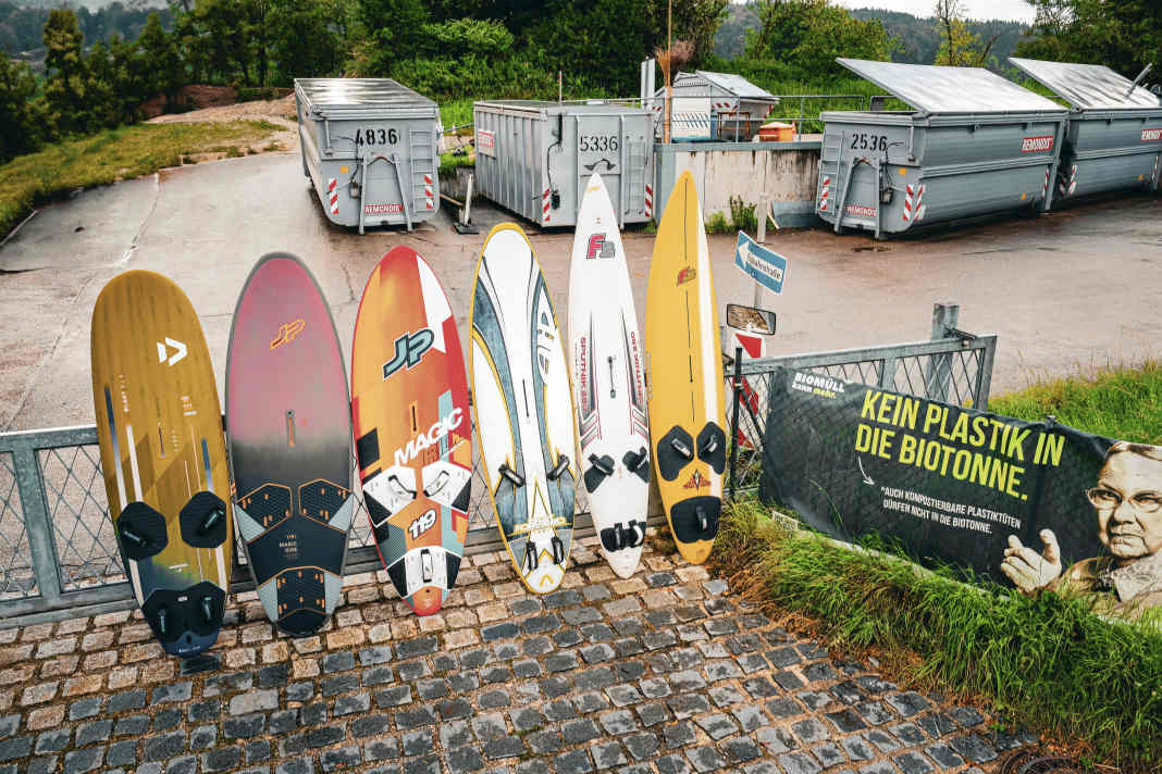 Ganz links stehen die aktuellen Blast 117 und Magic Ride 119 bereit zum Vergleich mit dem Altplastik aus den 90er- bis 2010er-Jahren.