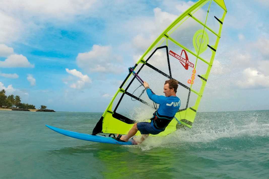 It's not always easy to hit the back loop cleanly without splashing and bubbling - we give you some tips!