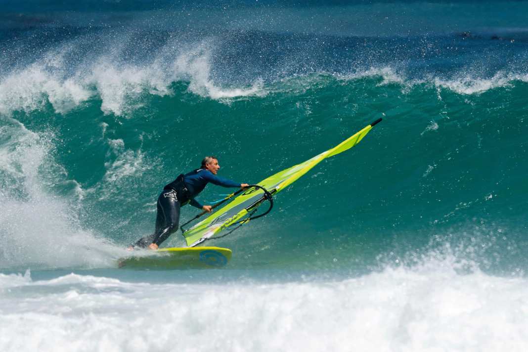 Only after a technically flawless bottom turn can a spectacular cutback follow.