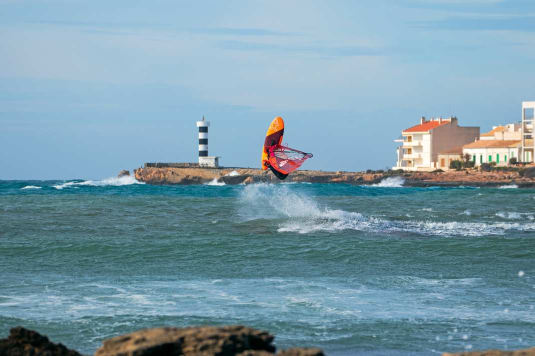 Colonia de Sant Jordi is a tip for freestylers like Julian Wiemar and freeriders