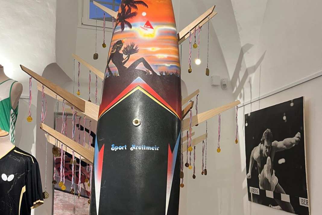 Das Brett von Hermann Kreitmeir ist derzeit in einer Ausstellung in Lindau zu sehen