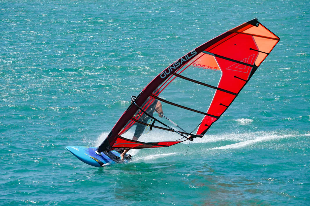The Fanatic Eagle inspires even experienced freeriders with fluid power jibes.