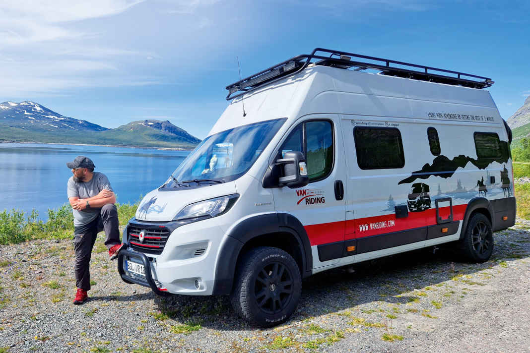 Ela & Oli have been on tour together since September 2011. So far, they have travelled to Italy, Croatia, Austria, Denmark, Norway, Sweden and of course many corners of Germany