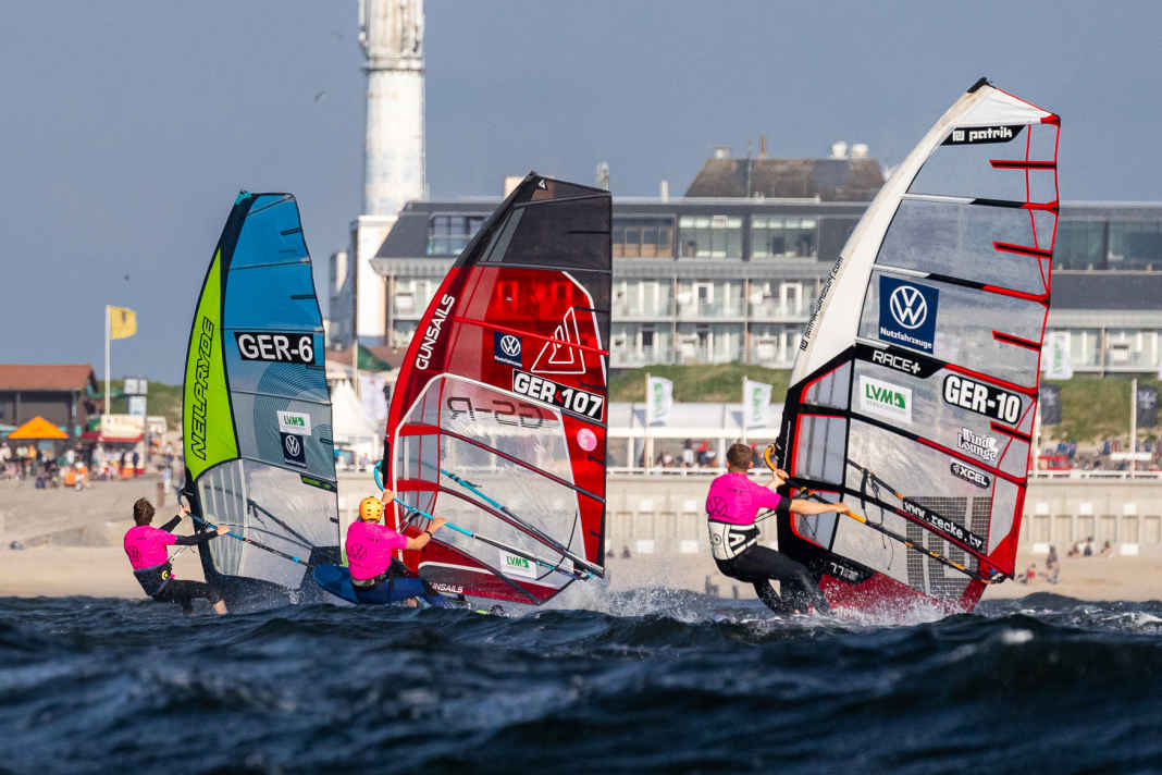 An Pfingsten startet beim Summer Opening auf Sylt die Saison im Deutschen Windsurf Cup