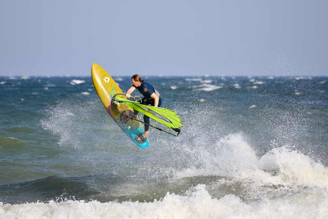 Waveboards 2025 Radical despite 99 litres the Duotone Grip 4 in the