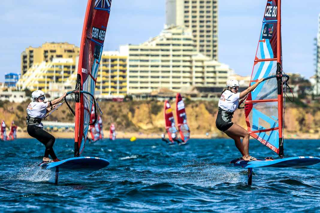 Nela Sadílkova from Tscechia takes the lead at the U23 World Championships.