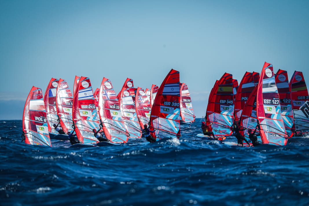 On day four, the fleet initially encountered promising but quickly fading wind conditions.