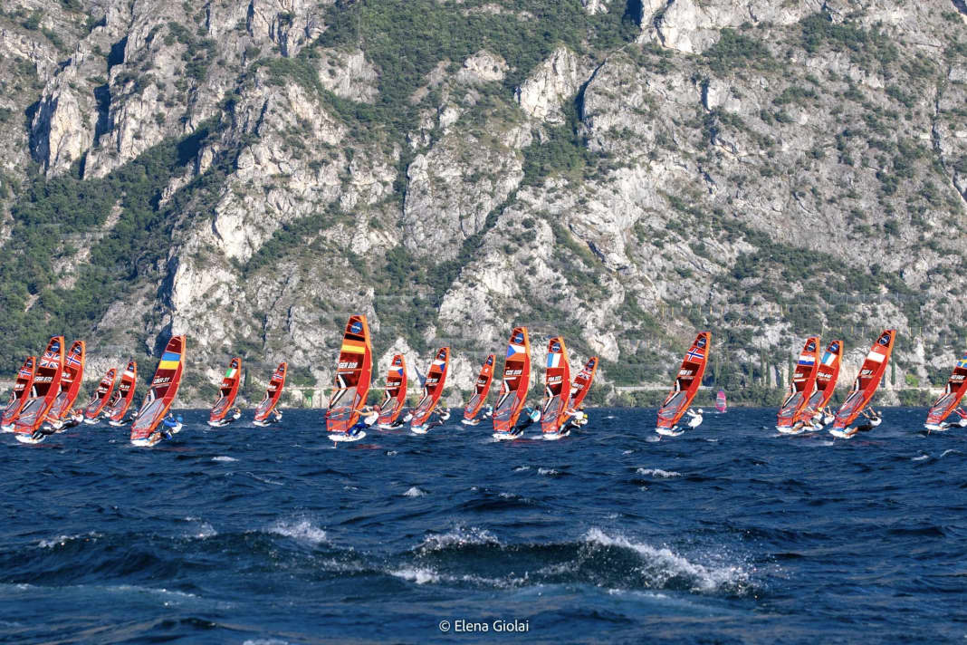 Young surfers: More than 420 starters took part in the Junior European Championships in iQFoil on Lake Garda