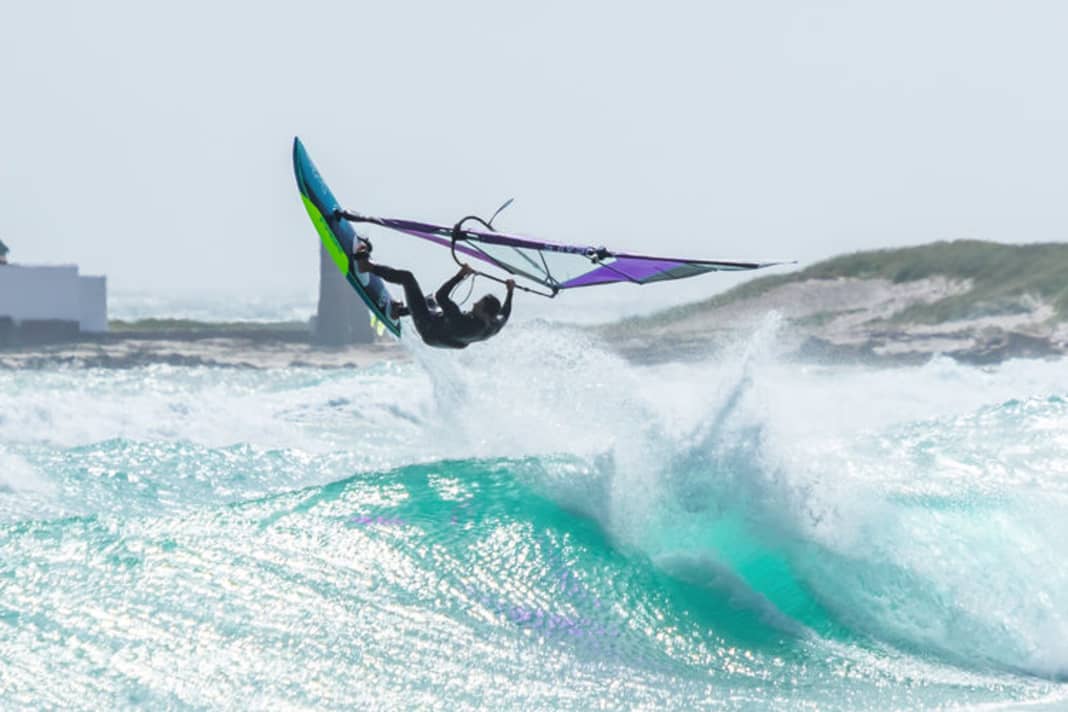 A steep wave is ideal, preferably normally powered up to slightly underpowered