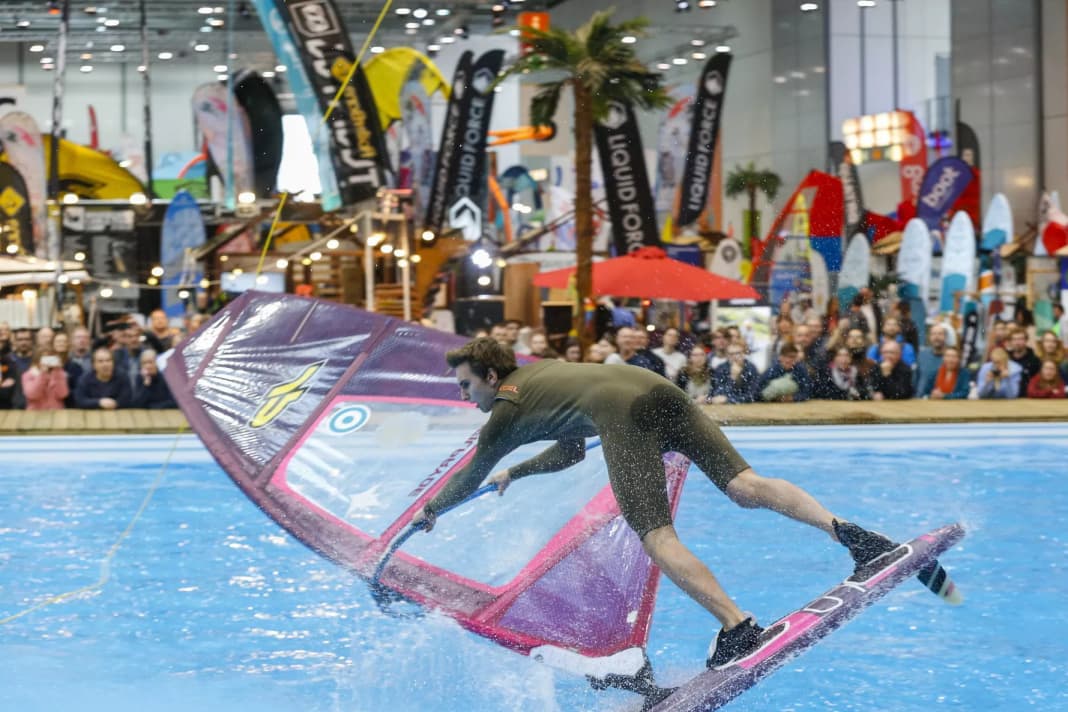 Im neuen XXL-Pool auf der boot gibt es täglich Tow-In-Contests