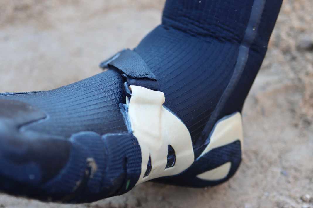 Torn Velcro fasteners are unfortunately still a common problem with prolonged use. With the XCEL Drylock, the Velcro and bonding look particularly solid, but unfortunately the plastic eyelet sits quite high up on the instep - exactly where the straps normally lie