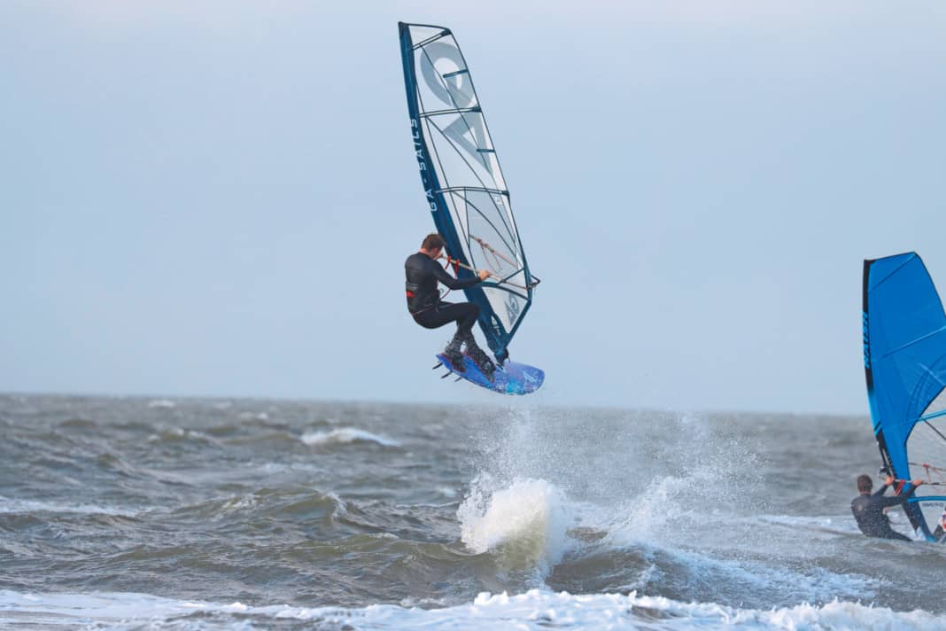 GA-Sails Manic 4.7 in the surf test