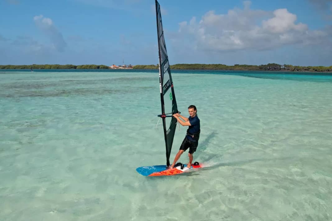 1) Switch the feet to the switch stance position when travelling in a dip.