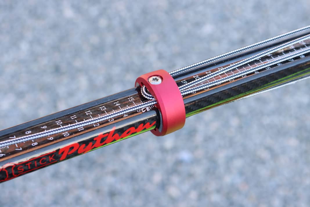 Ein Zugmechanismus zieht beim NoerStick den Verstellring nach oben und verlängert die Xtension somit stufenlos während des Trimmens