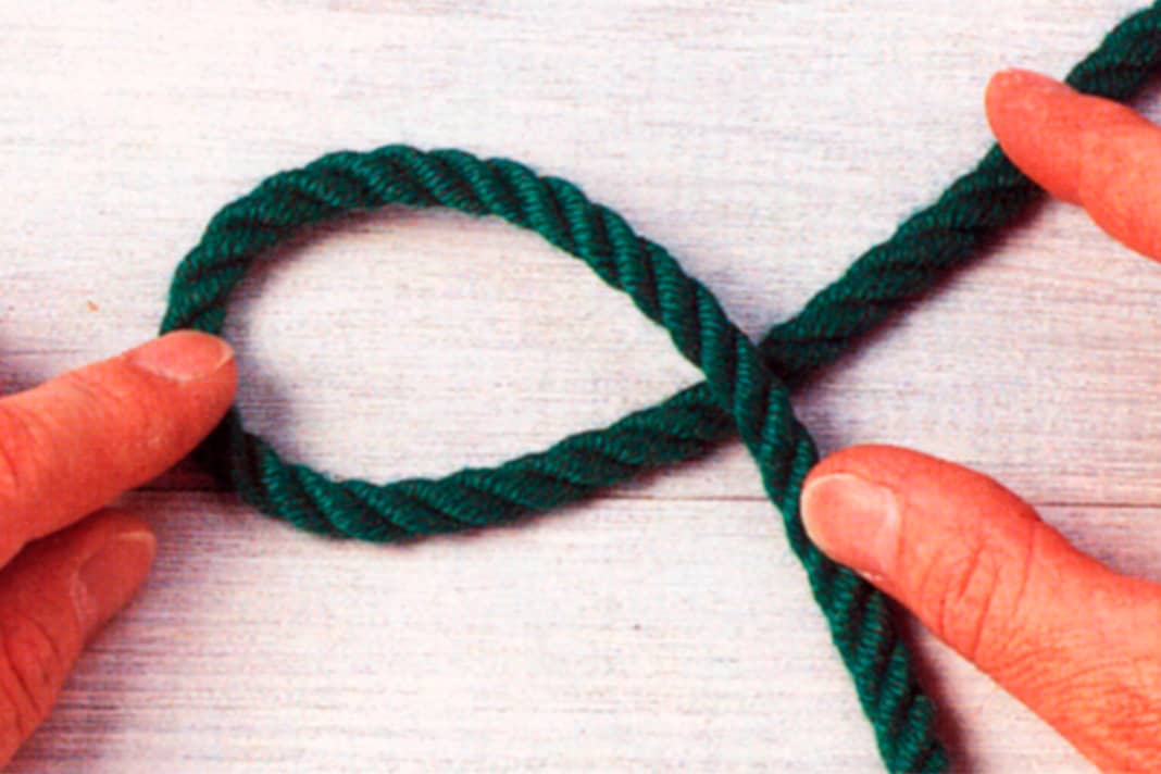 Place a small bay in the end of a line and twist it 180° to form an eye.