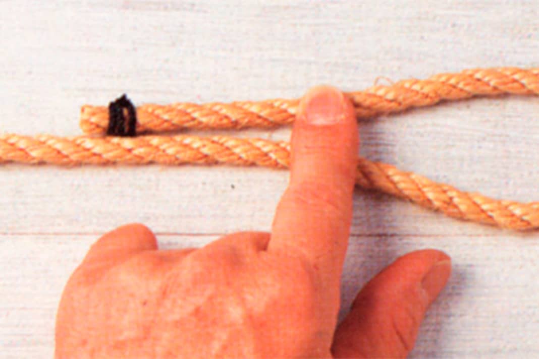 Place a bay in one of the two lines.