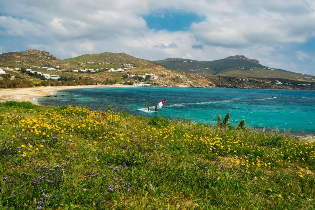 Mykonos ist nicht nur Party-Insel, sondern bietet auch jede Menge Windsurf-Optionen