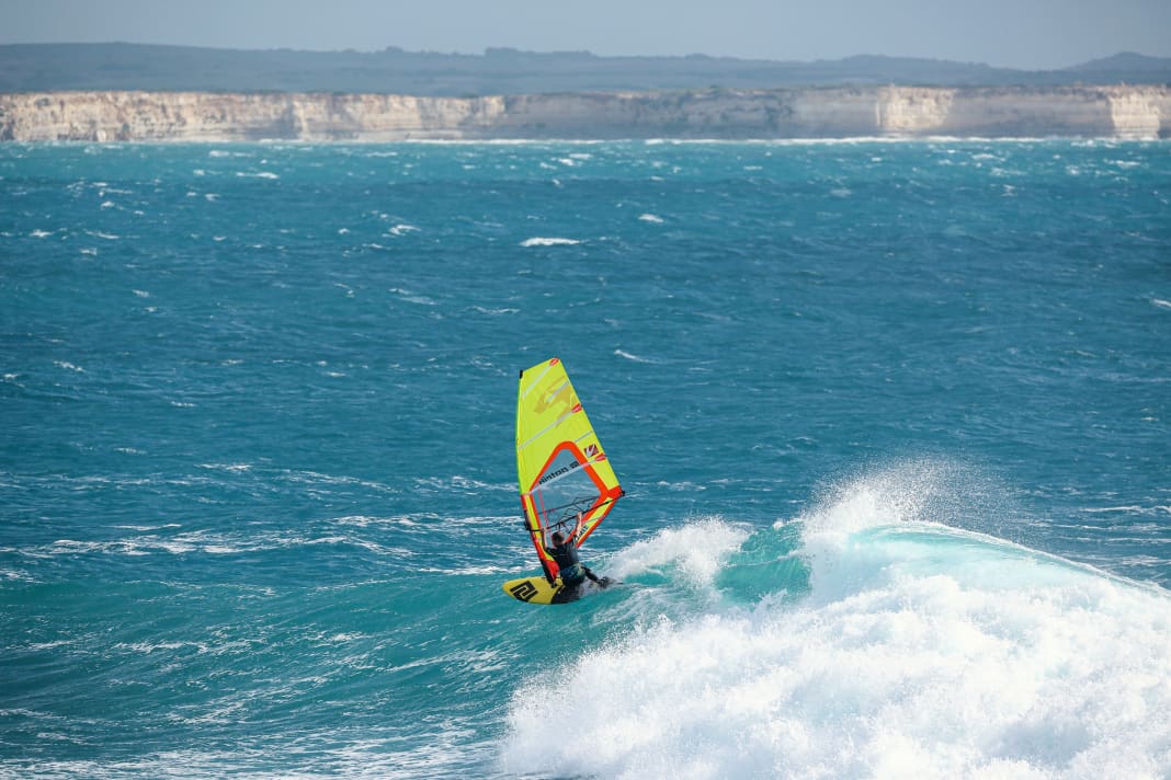 The region around Oristano is famous for its wave spots - names like Capo Mannu or Funtana Meiga make the hearts of wave fans beat faster.