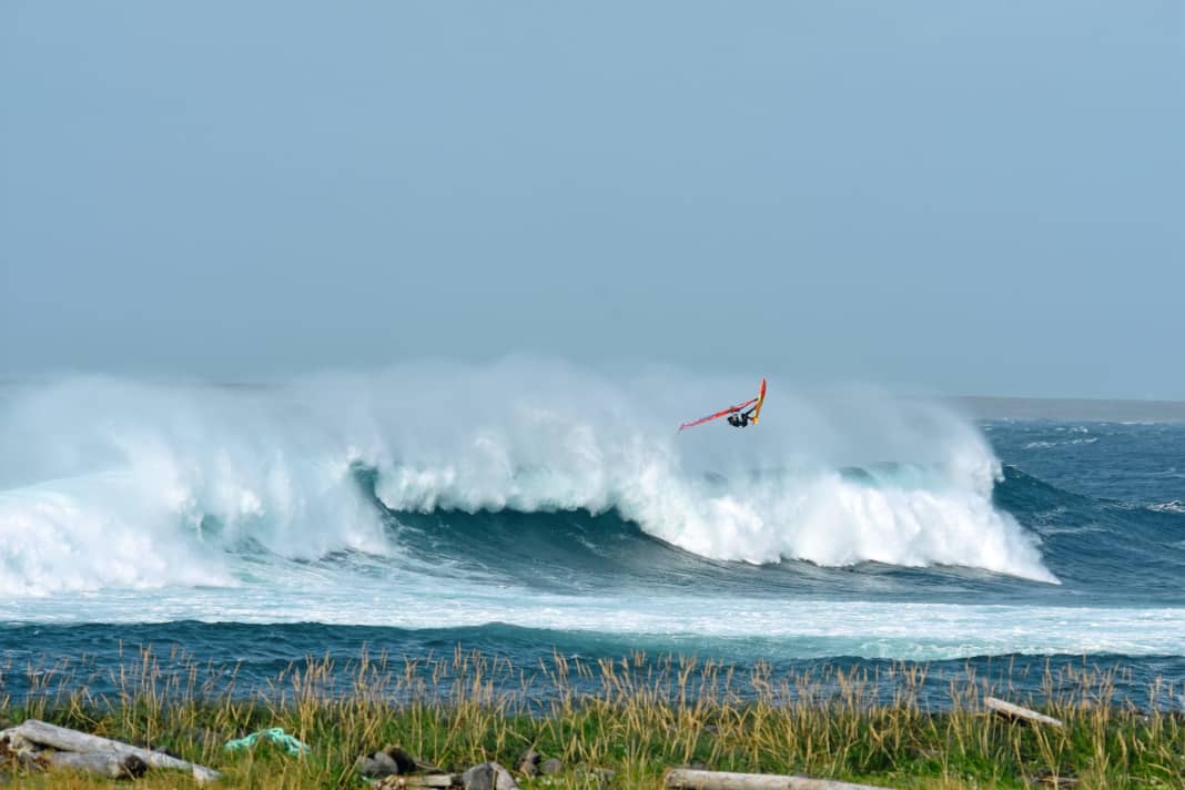 Before corona, nobody would have believed that Iceland would one day become the preferred destination for well-travelled World Cup pros like Thomas Traversa and Jules Denel because it is so easy to reach. But the two pros took the opportunity to swap the island in the Arctic Circle for a warm late summer in France and complete an unfulfilled mission there.