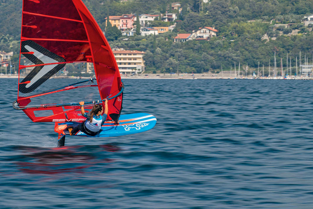 Freerace - that means speed duels and the best upwind characteristics. You are motorised by camber sails or pure foil sails