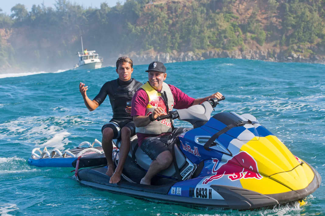 Wenn Kai Lenny in Jaws Riesen-Wellen reitet, steckt Trainer Scott Sanchez dahinter