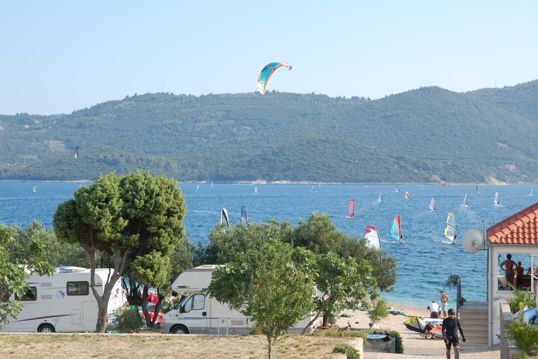 Der Campingplatz Antony Boy liegt direkt am Wasser