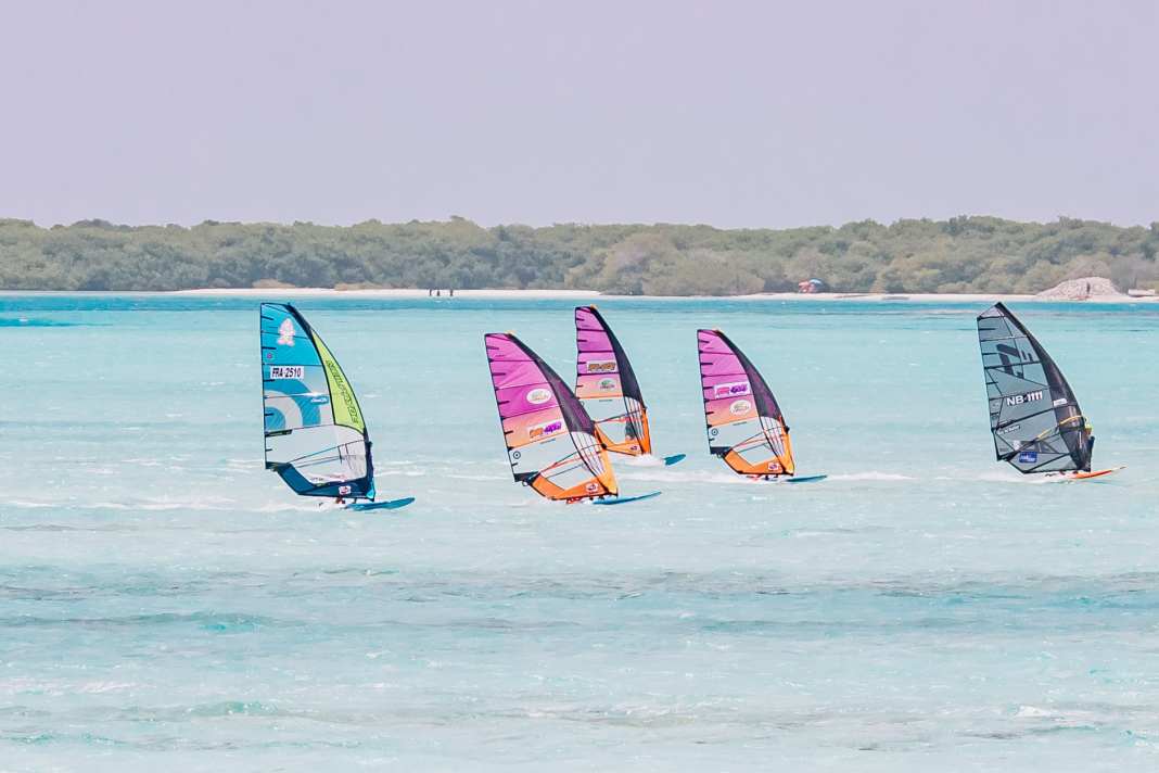 Tycho Smits, then the three De Jong sisters - this picture was frequently seen on Bonaire