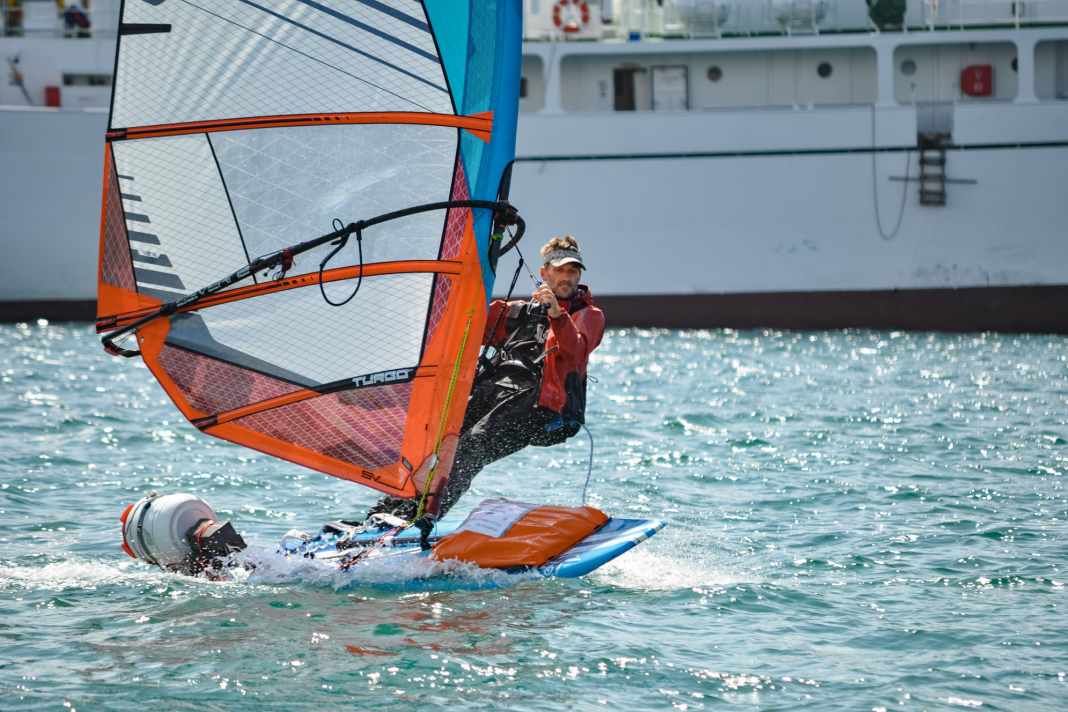 Jono Dunnett surfte vor einigen Jahren einmal rund um Europa