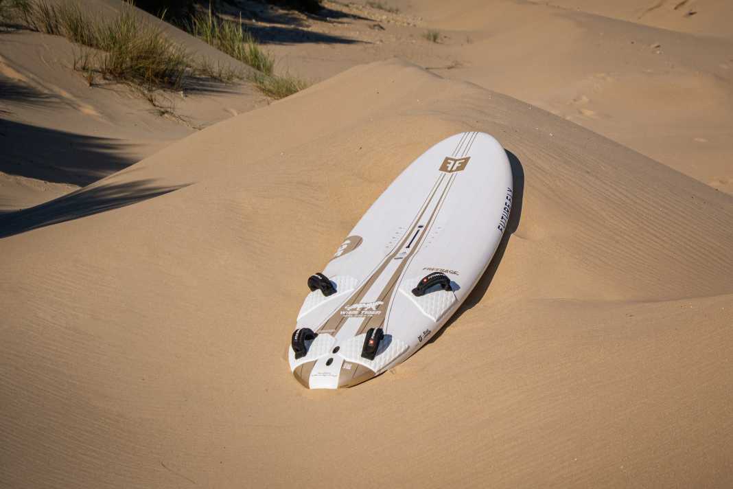 Future Fly presents the White Tiger, a new freerace board