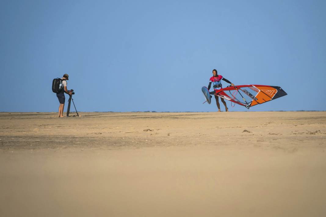 In his poignant film "Pasko - The Magic Move", filmmaker and freestyler Maarten Molenaar tells the story of his battle with cancer and his return to the water
