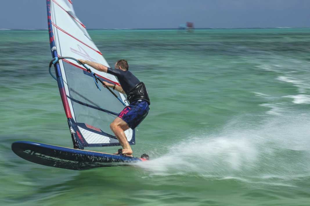 Der Starboard Carve 119 Wood Sandwich im surf-Test