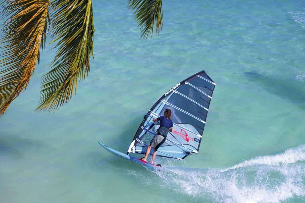 Das Naish No Cam Freerace 7,0 im surf-Test