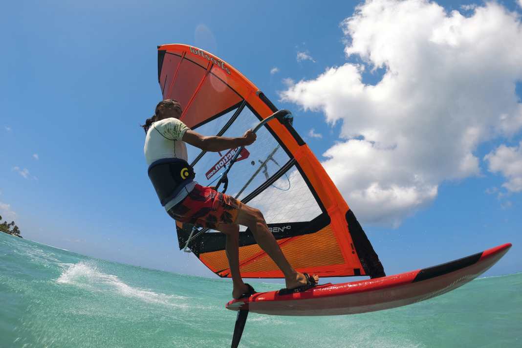 Loftsails: Two masts that tend to be rather soft, but provide a similar sailing feel.