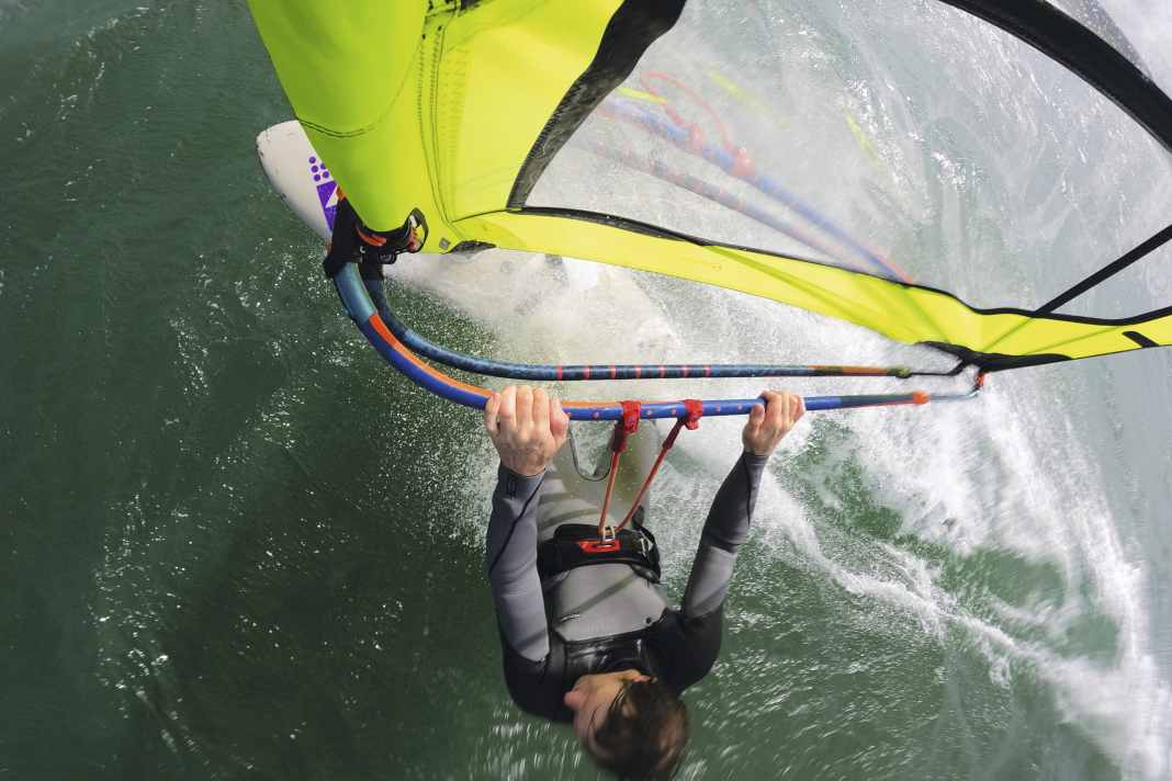 Which boom feels better in the hand? During the test, we naturally rode the models separately.