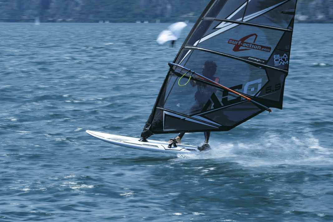 Naish kann nicht nur Welle: Mit dem Bullet kommt ein neues Freeraceboard