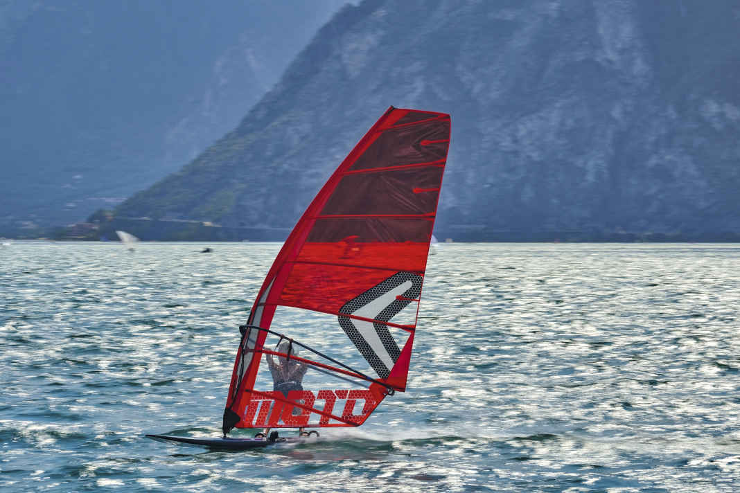 Das neue Severne Moto bietet den Platzhirschen trotz dünnerem „Gestänge“ die Stirn.