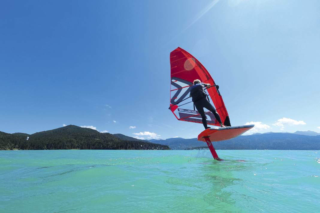 Relaxed flying when there is still no foam to be seen: freeride foils can be a real pleasure!