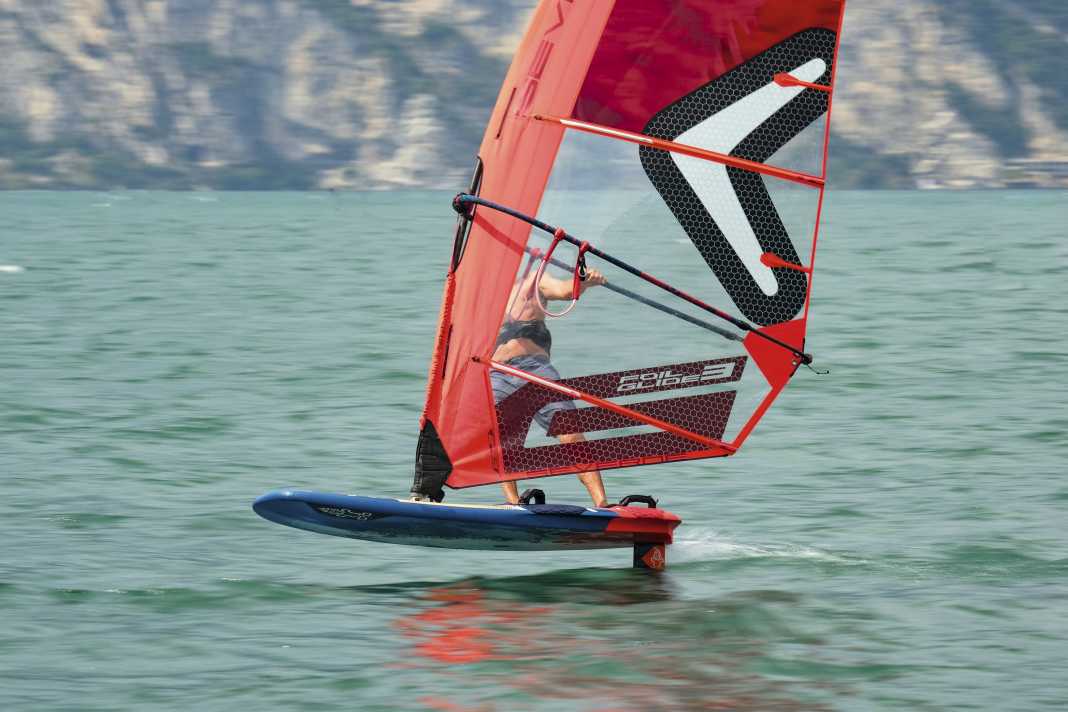 Starboard hat eine Genuss-Kombi für besonders entspanntes Freeride-Foilen.